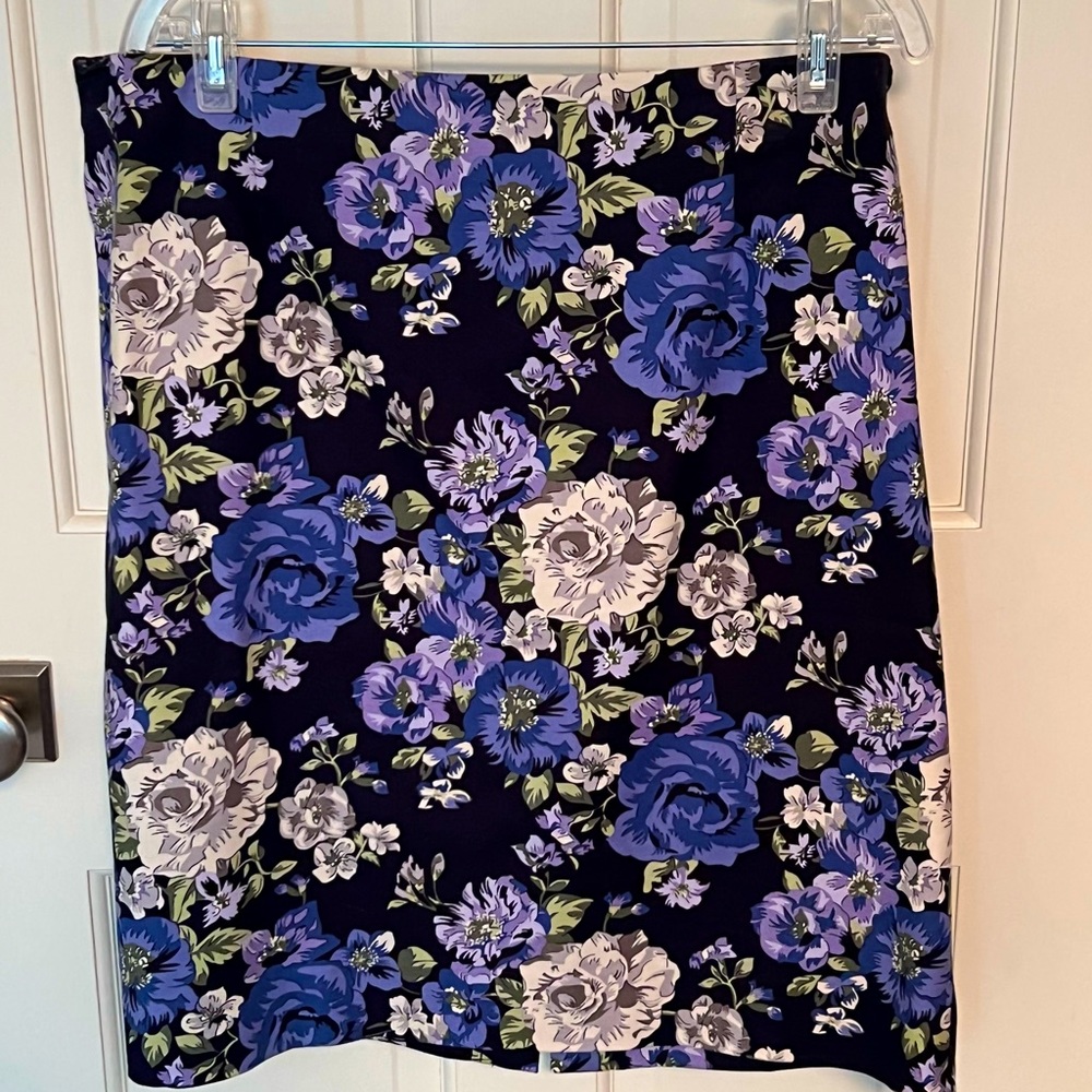 BEAUTIFUL CHARTER CLUB FLORAL PENCIL SKIRT